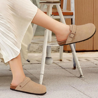 dames in beige suède clog 